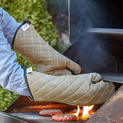 Flame Retardant Oven Mitts with Neoprene Gusset